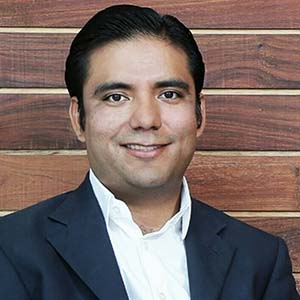 LIC. FABIÁN OCTAVIO CAMACHO ARREDONDO