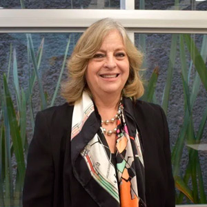 DRA. MAR&Iacute;A ELENA MEDINA MORA